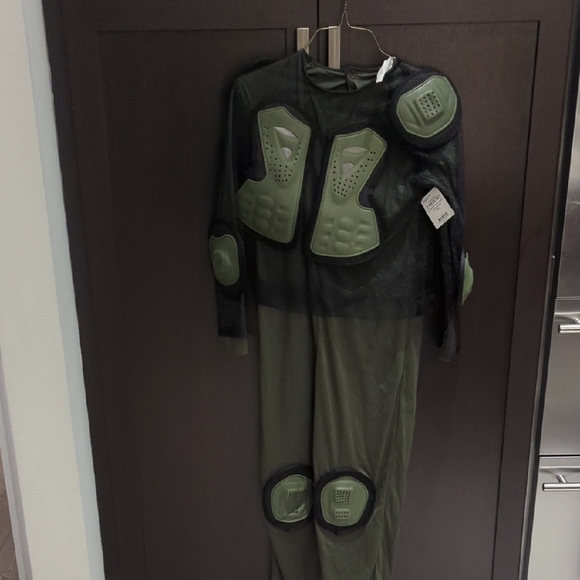 The Unbranded Brand Other - Army Soldier Superhero Costume With Helmet - Size 10-12 NWT